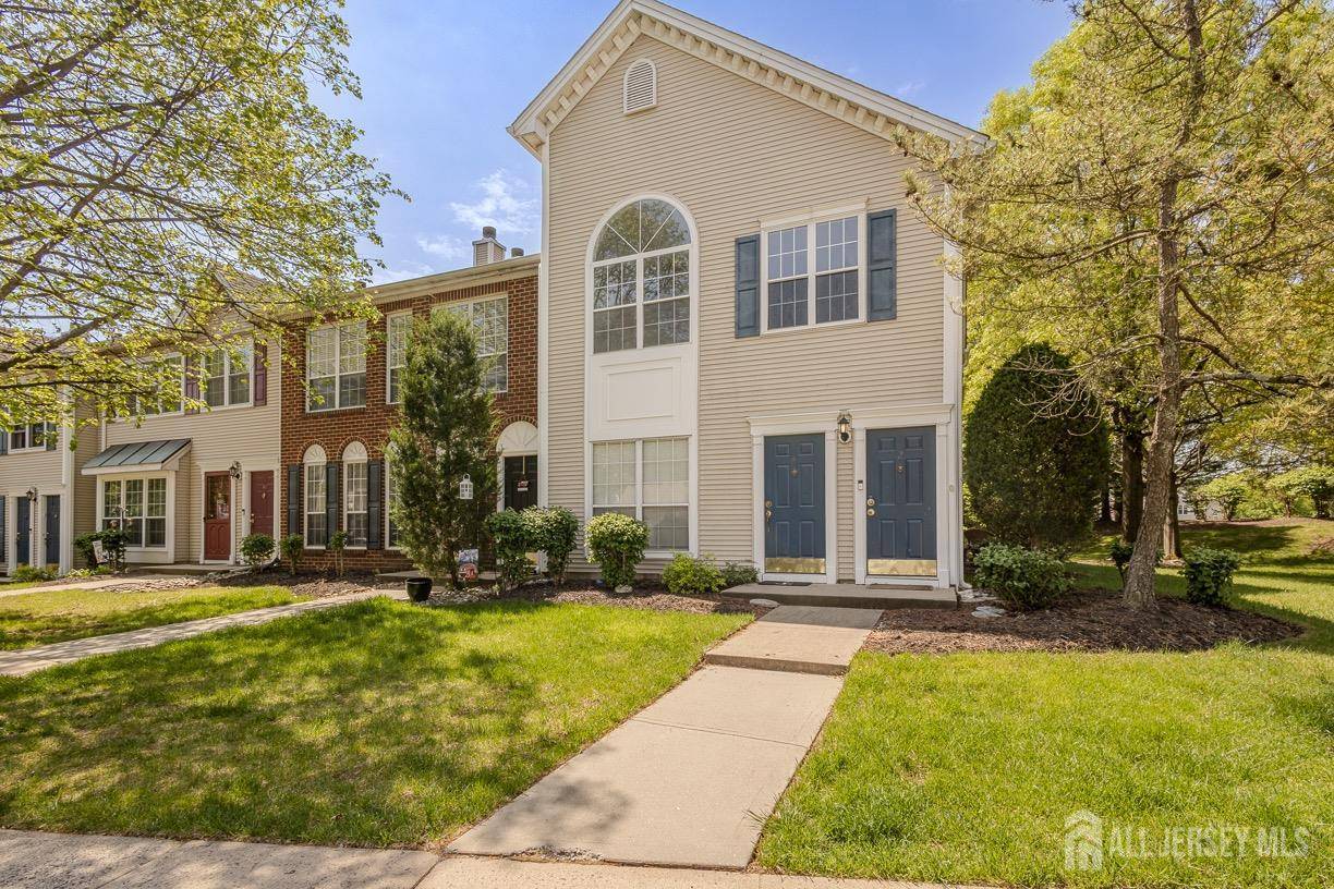 2 Amethyst WAY, Franklin, NJ 08823