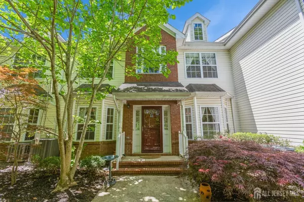 60 Forest DR, Piscataway, NJ 08854