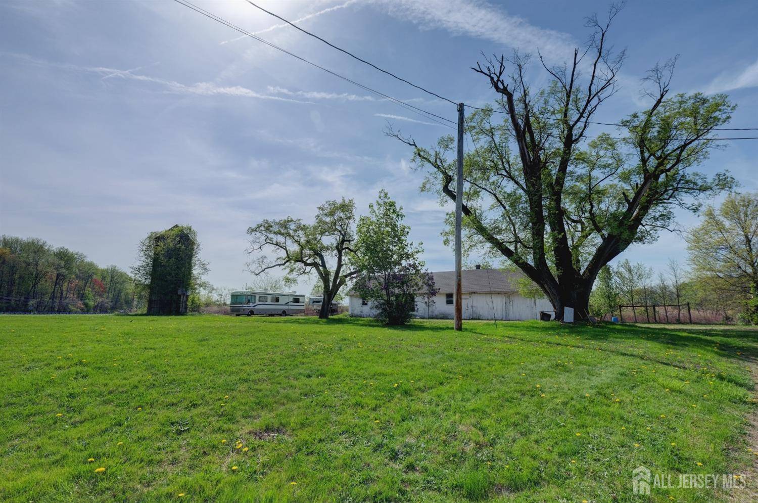 Cranbury, NJ 08512,12 Brick Yard RD