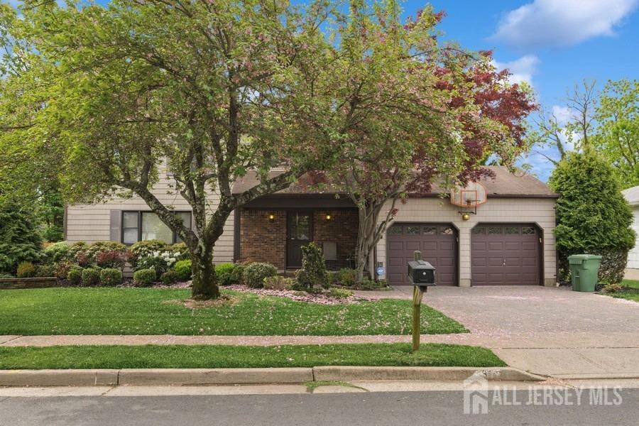 35 Edgemount RD, Edison, NJ 08817