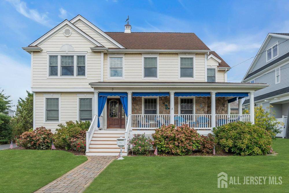 7 Anderson ST, Monmouth Beach, NJ 07750