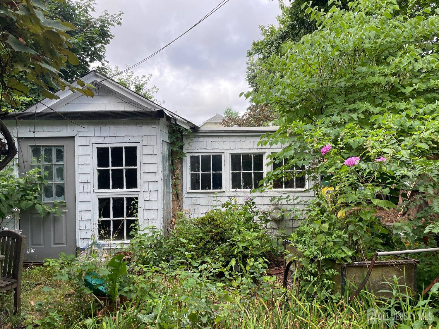 16 S 2nd AVE, Highland Park, NJ 08904