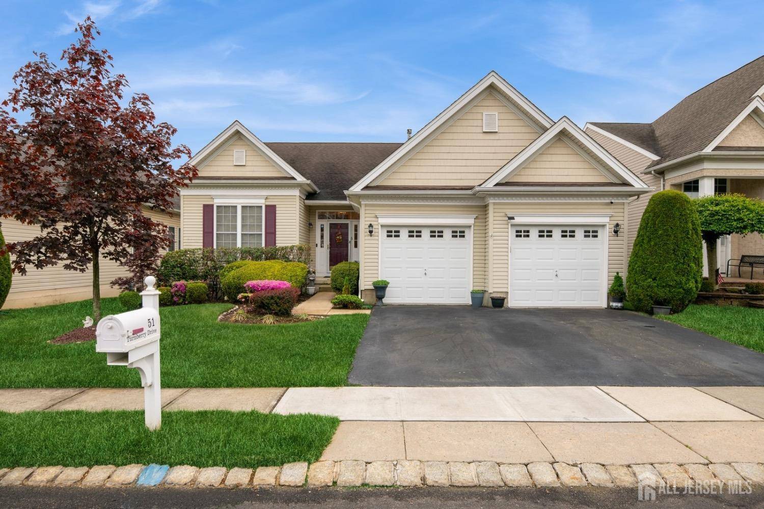 51 Turnberry DR, Monroe, NJ 08831