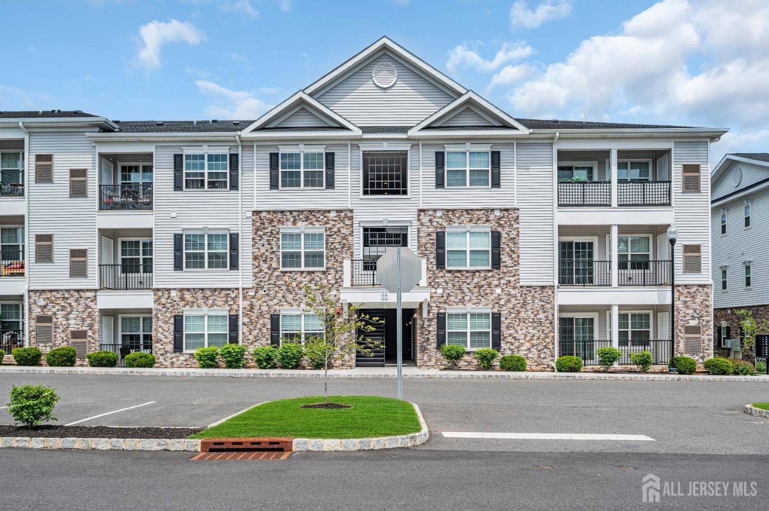 915 Vanderbergh BLVD #915, Monroe, NJ 08831