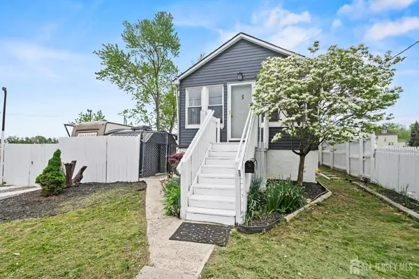 5 Wedgewood Ave AVE, Woodbridge Proper, NJ 07095