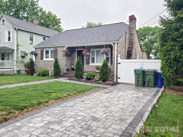 Edison, NJ 08817,22 Trenton AVE