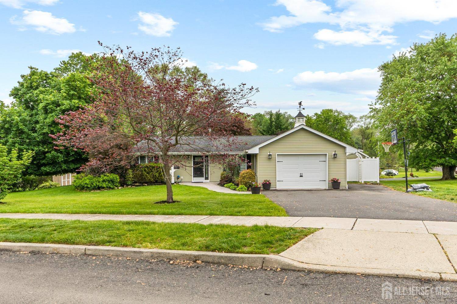 64 Kingsley RD, South Brunswick, NJ 08824
