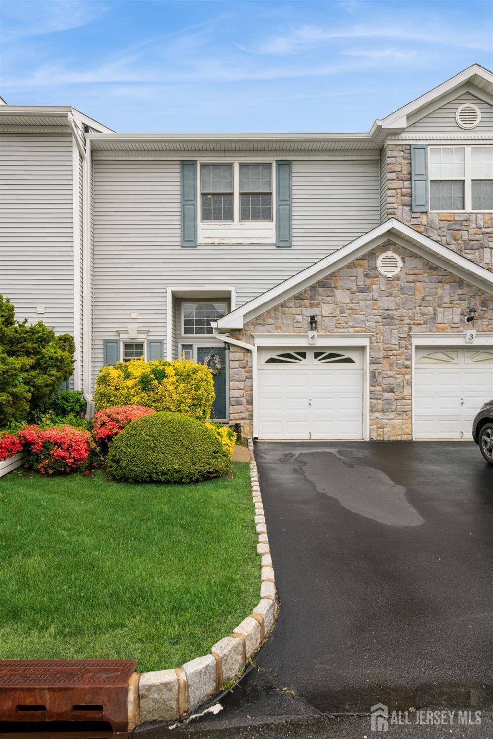 4 Linda CT, Old Bridge, NJ 08879