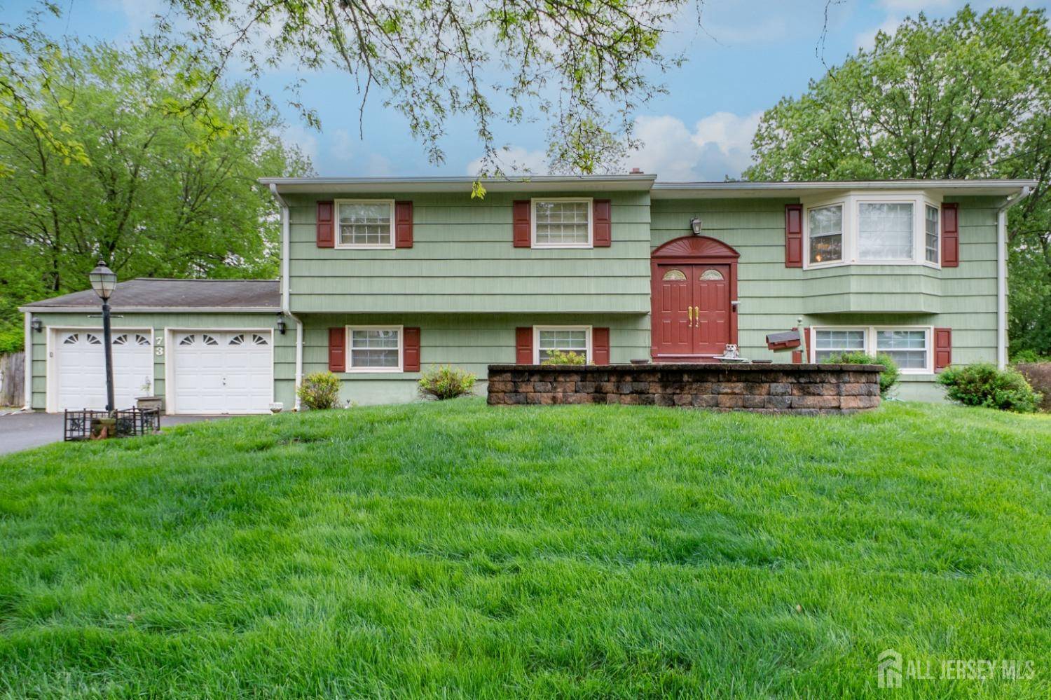 73 Wellington RD, East Brunswick, NJ 08816