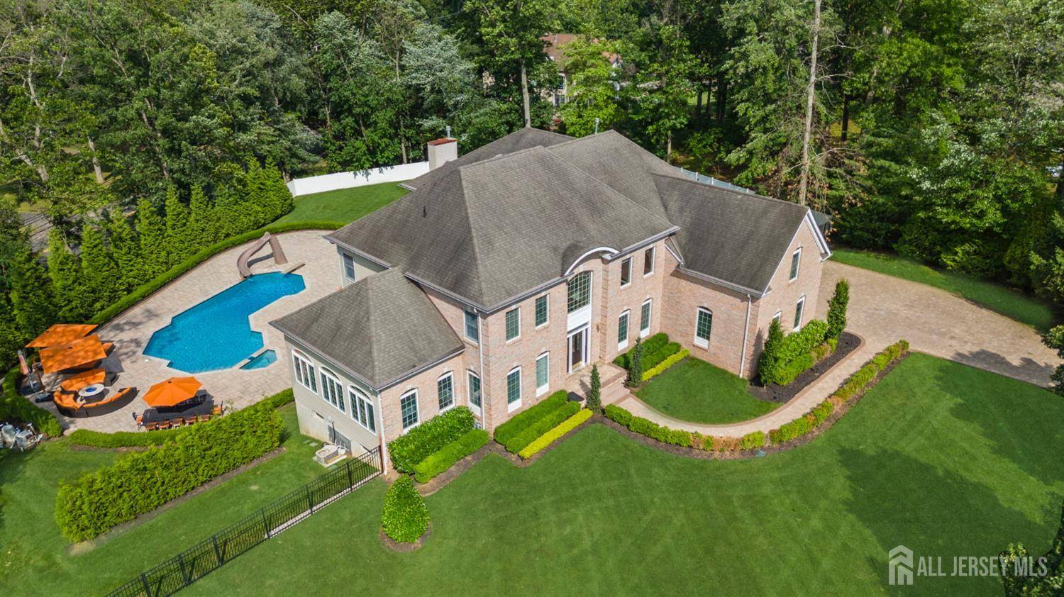 Monroe, NJ 08831,3 Lexington CT