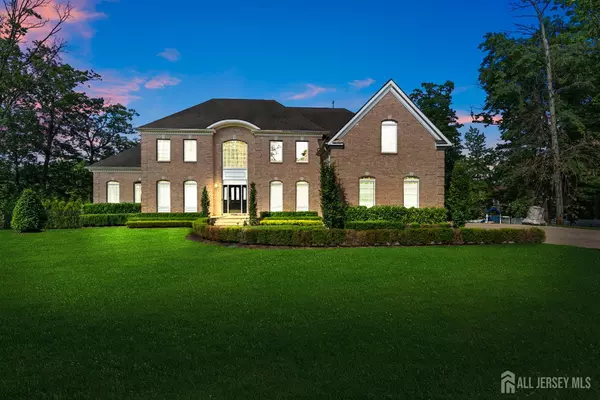 3 Lexington CT, Monroe, NJ 08831