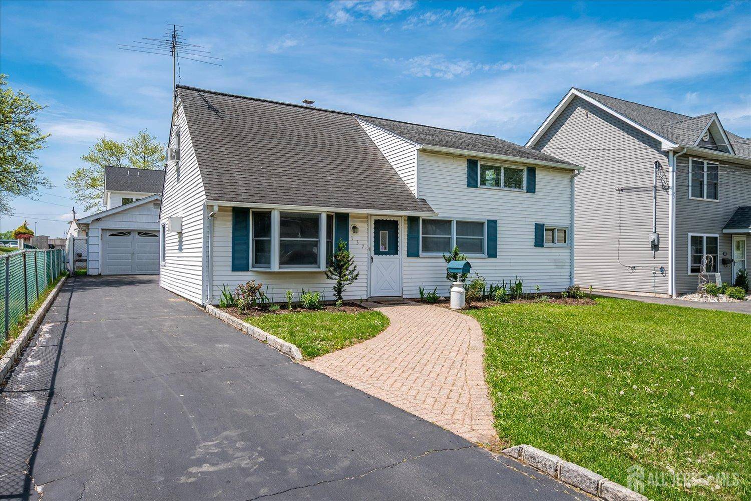 Iselin, NJ 08830,137 Grand AVE