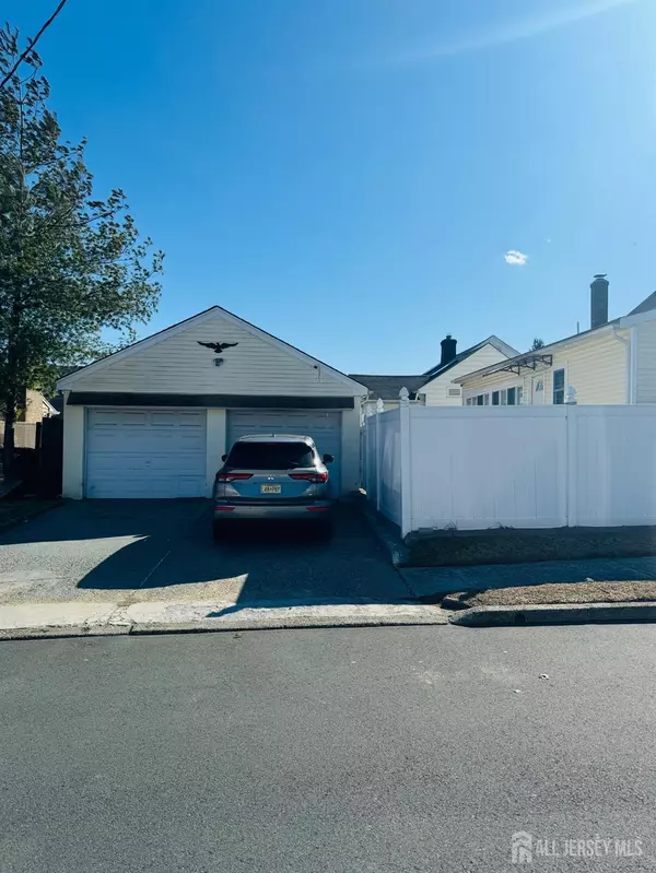 Carteret, NJ 07008,64 Post BLVD