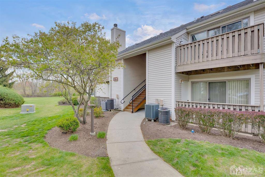 1104 Aspen DR, Plainsboro, NJ 08536