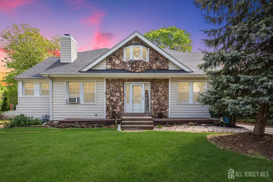 577 Holmdel RD, Hazlet, NJ 07730