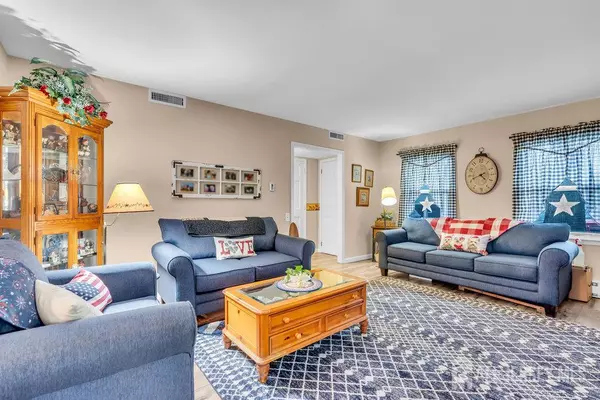 Monroe, NJ 08831,264 Middlebury LN #A