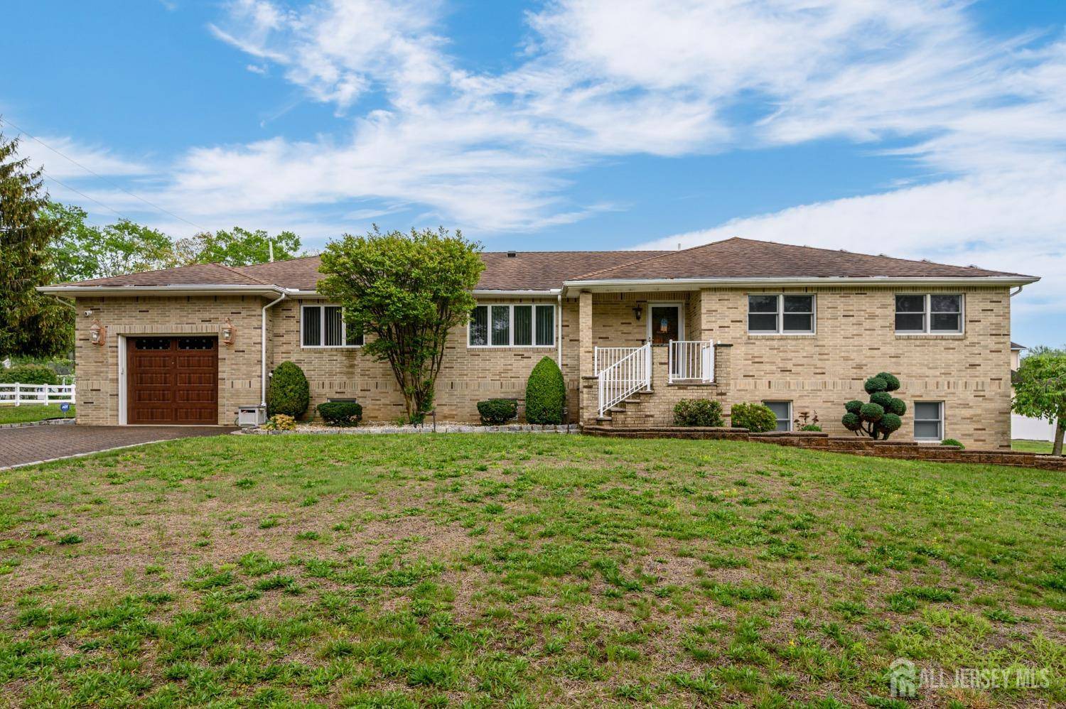 127 Church LN, East Brunswick, NJ 08816