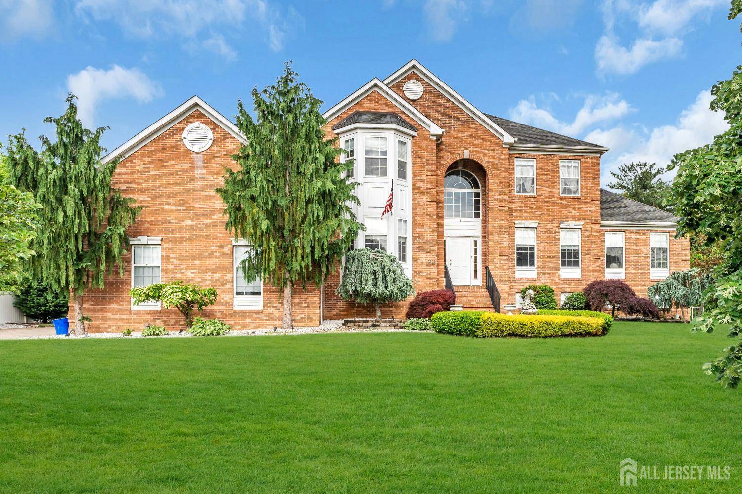 22 Amagansett LN, Old Bridge, NJ 07747