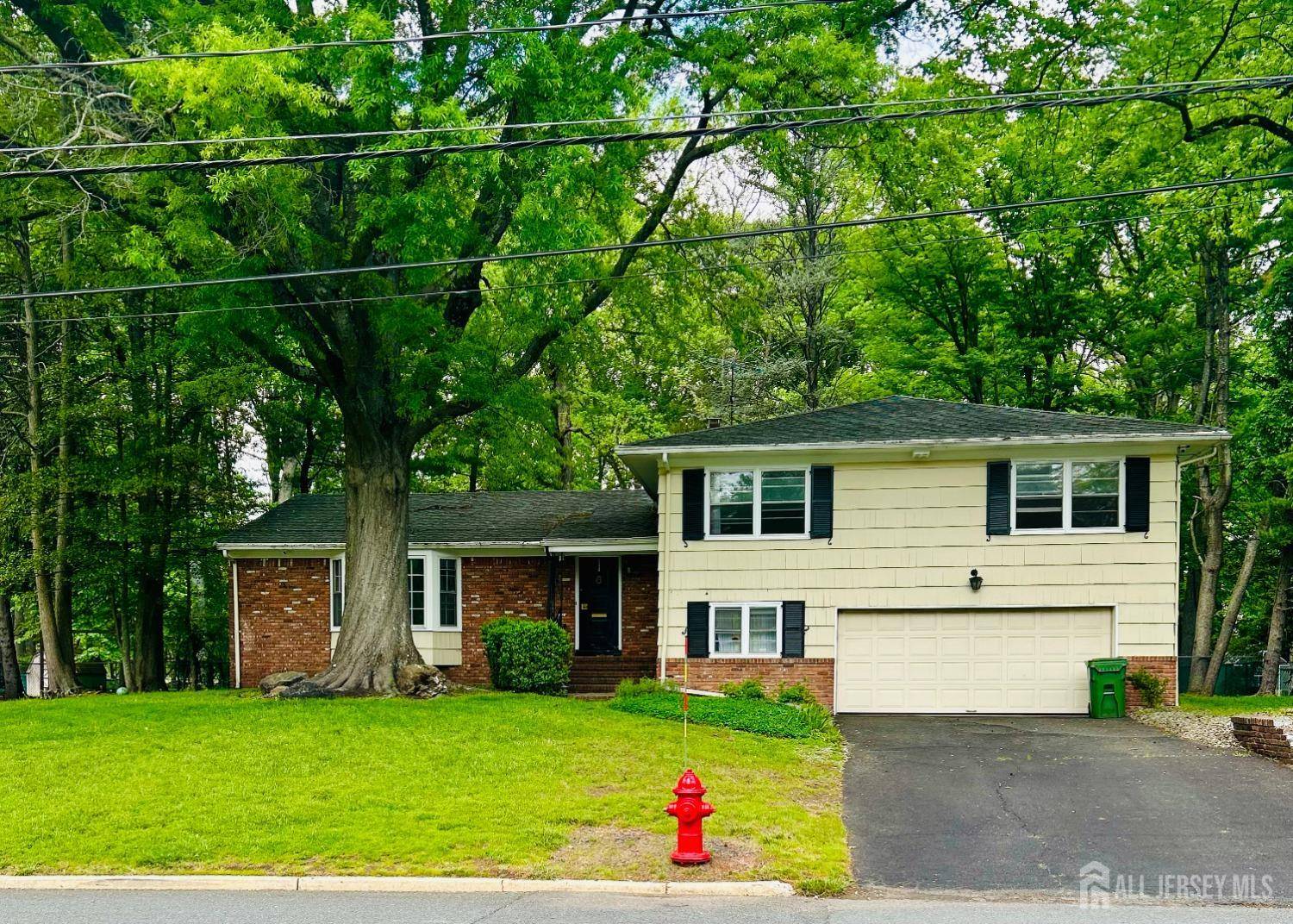 27 Clive Hills RD, Edison, NJ 08820