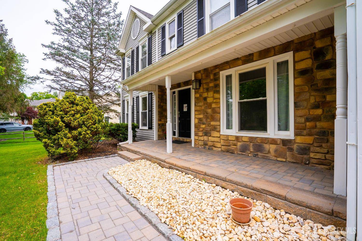 Plainsboro, NJ 08536,52 Bradford LN