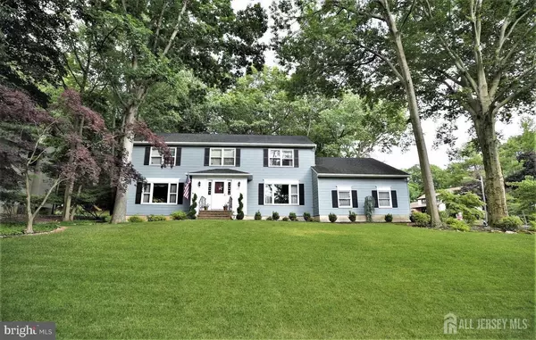 22 Woodgate DR, South Brunswick, NJ 08852