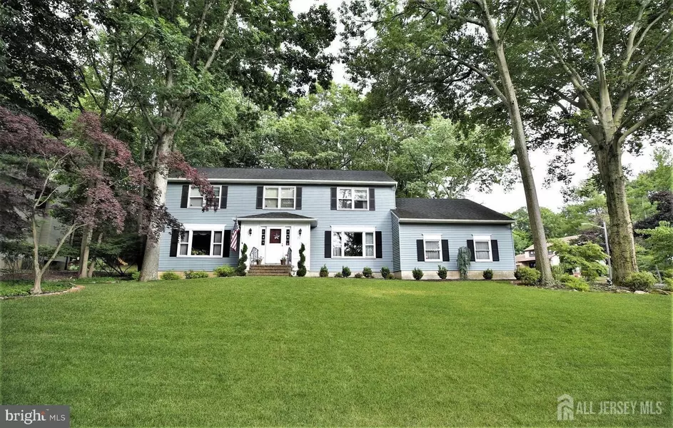 22 Woodgate DR, South Brunswick, NJ 08852