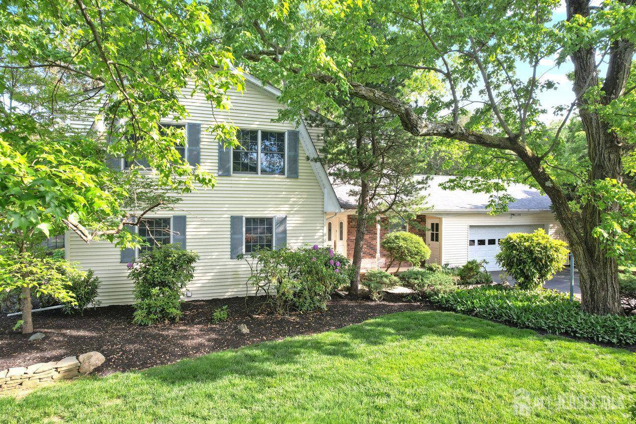 28 Yorktown RD, East Brunswick, NJ 08816