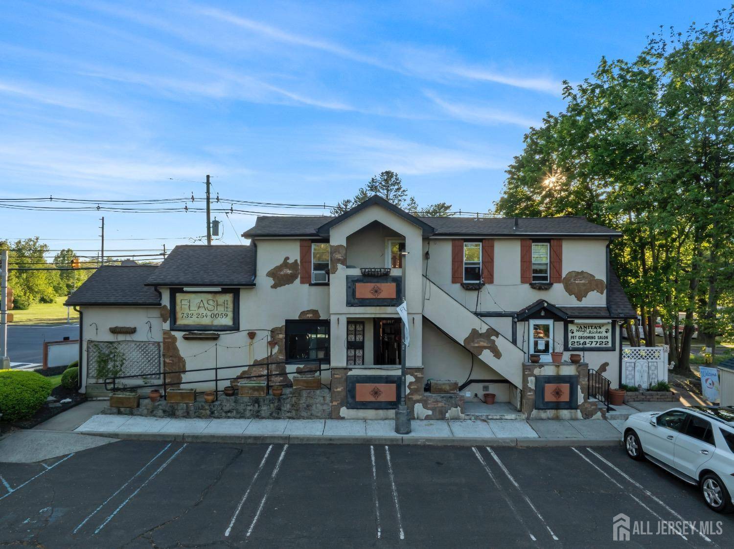 East Brunswick, NJ 08816,80 Summerhill RD