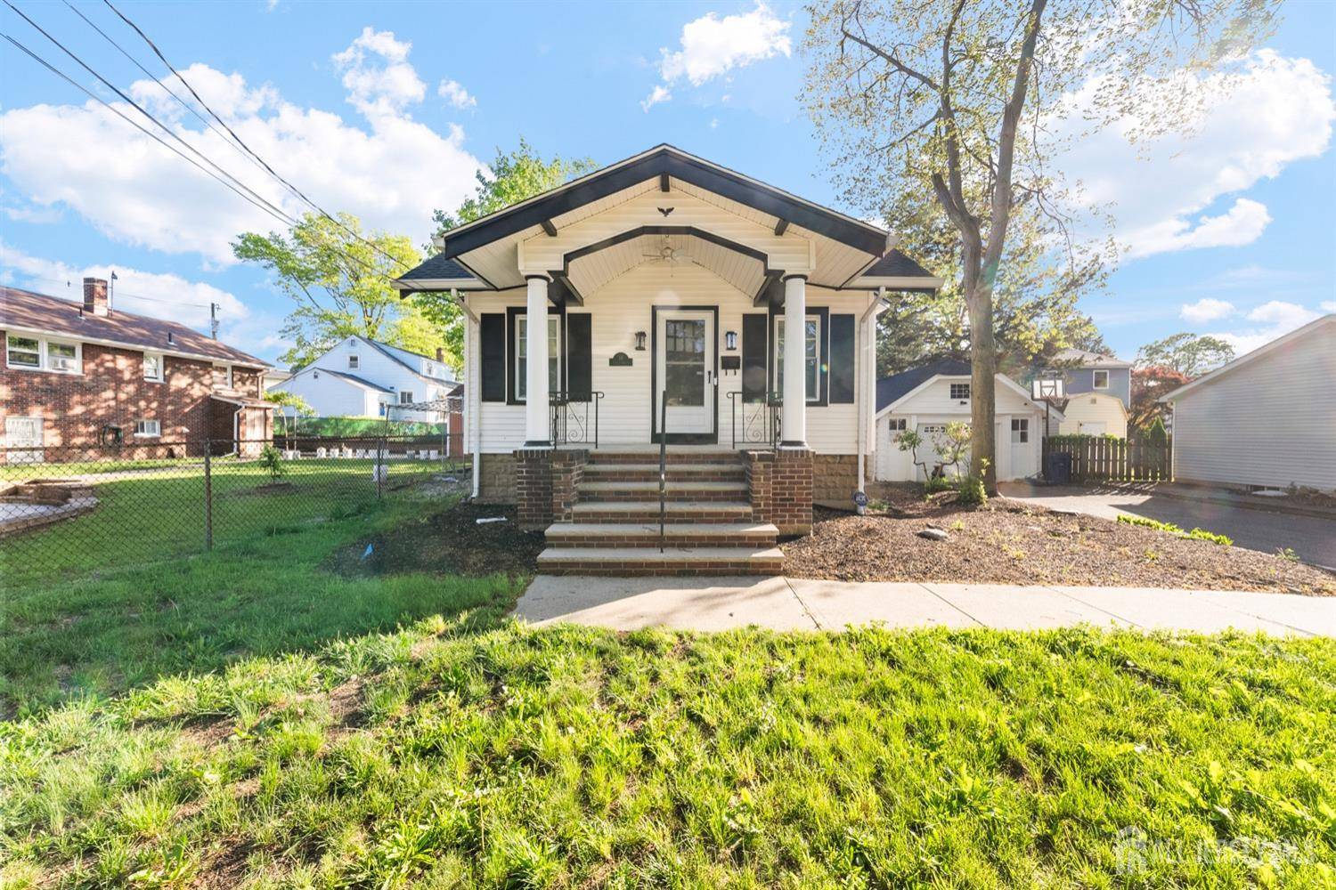 16 Seville AVE, Highland Park, NJ 08904