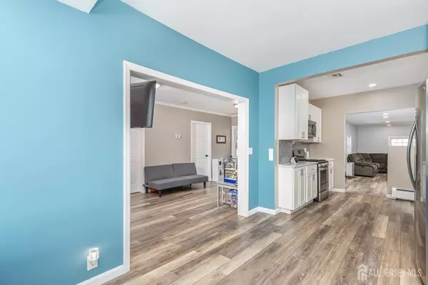 Parlin, NJ 08859,6 Woodlawn AVE