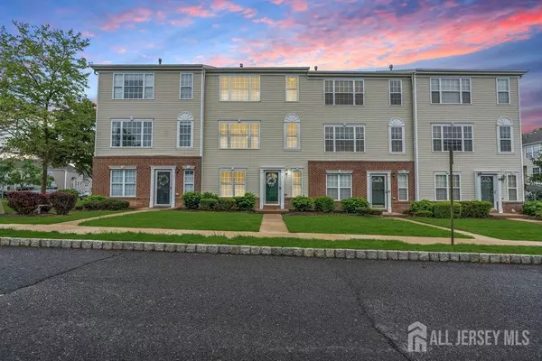 3 Kuczynski DR, Sayreville, NJ 08859