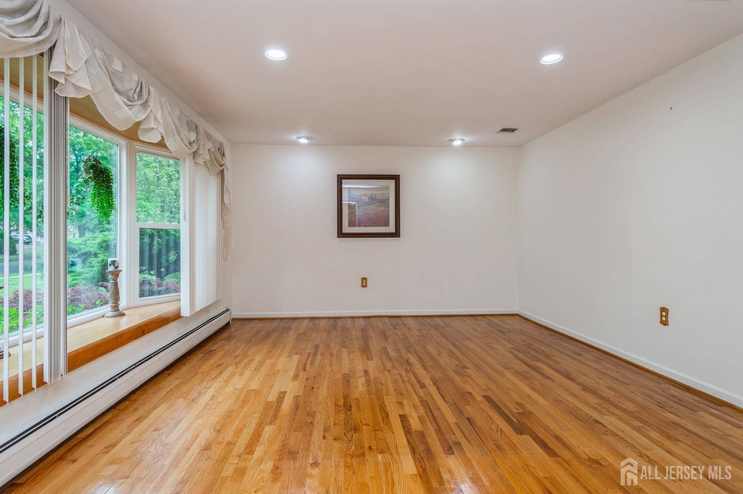 Old Bridge, NJ 07747,27 Briarwood DR