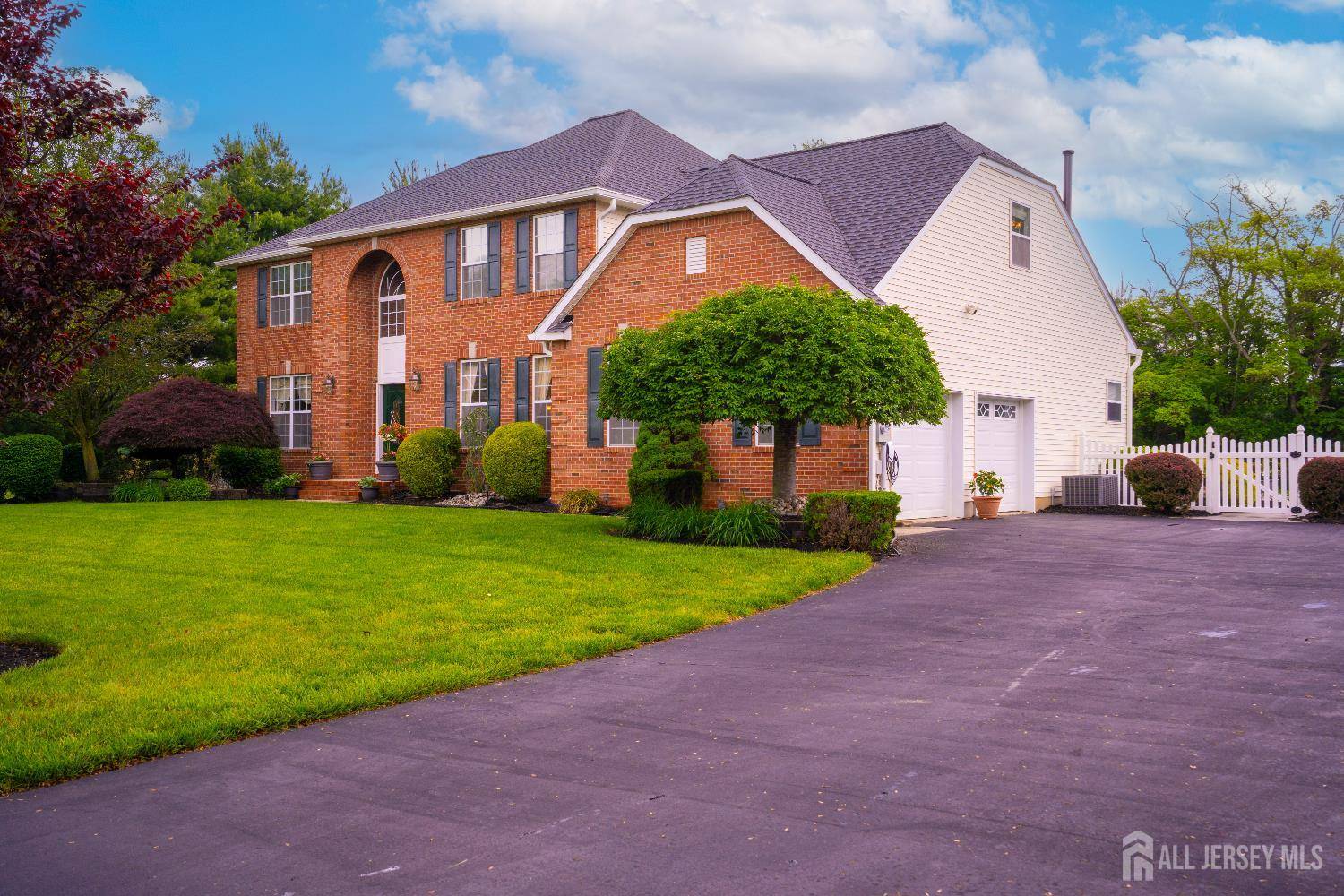 Monroe, NJ 08831,10 Magnolia CT