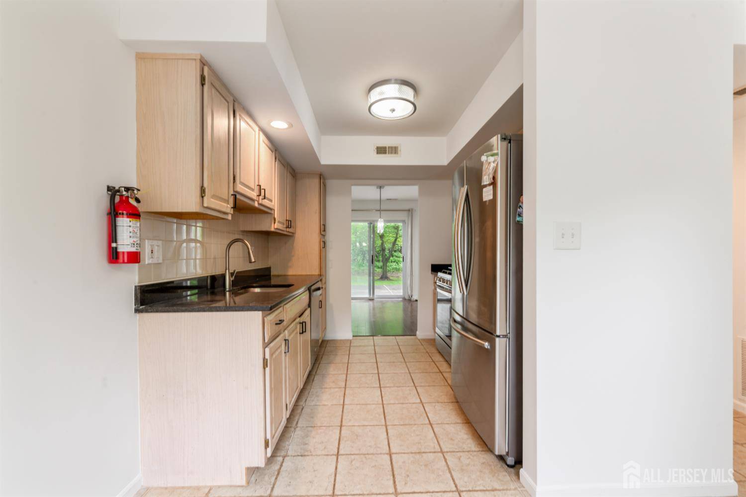 East Brunswick, NJ 08816,44 Treat LN