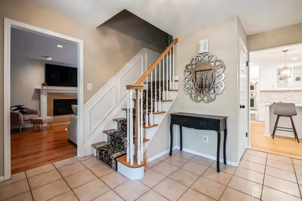 East Brunswick, NJ 08816,4 Mayfair CT