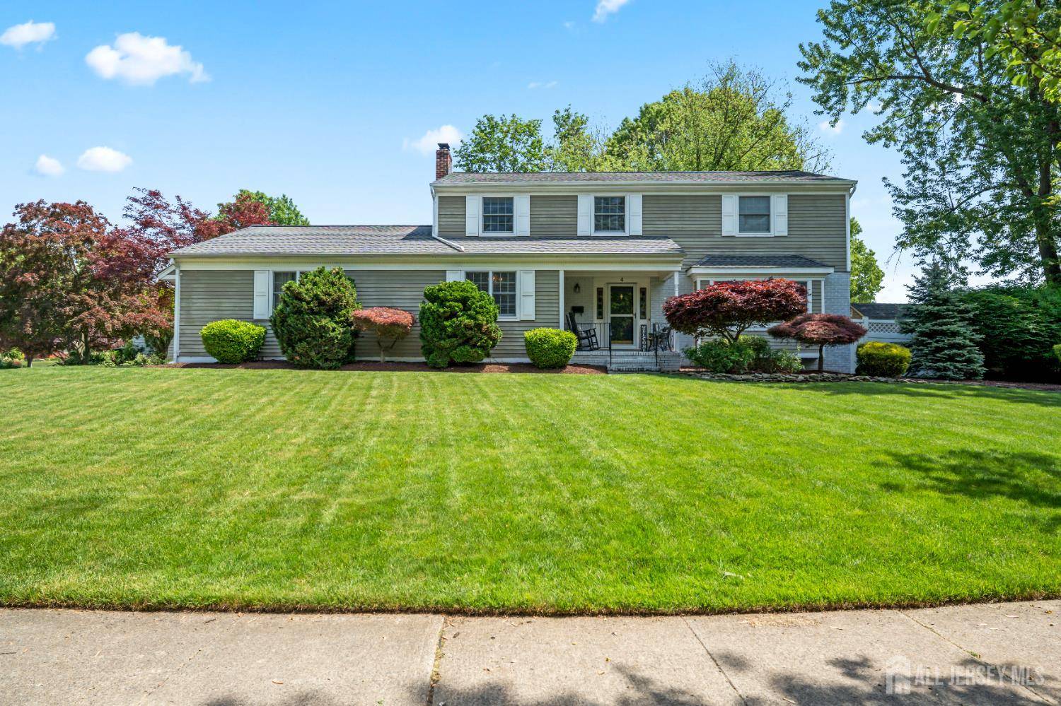 4 Mayfair CT, East Brunswick, NJ 08816