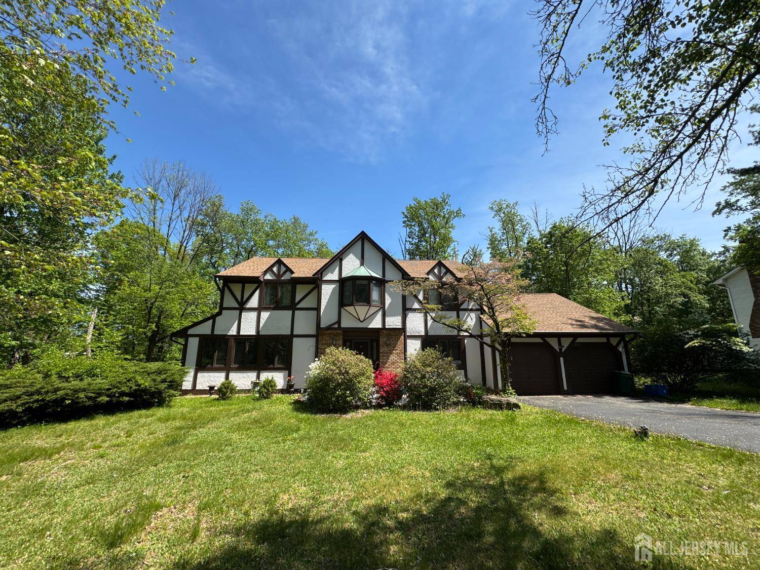 77 S Powder Mill RD S, Morris Plains, NJ 07950