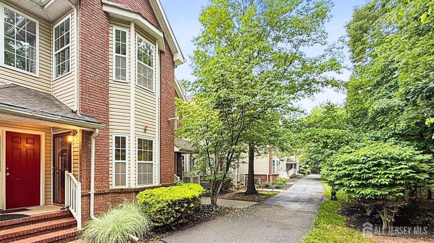 90 Forest DR, Piscataway, NJ 08854