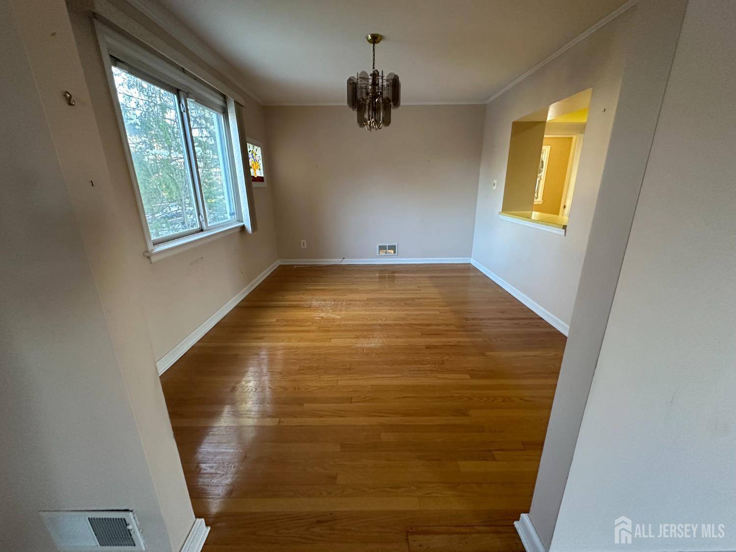 Colonia, NJ 07067,29 Glendale RD