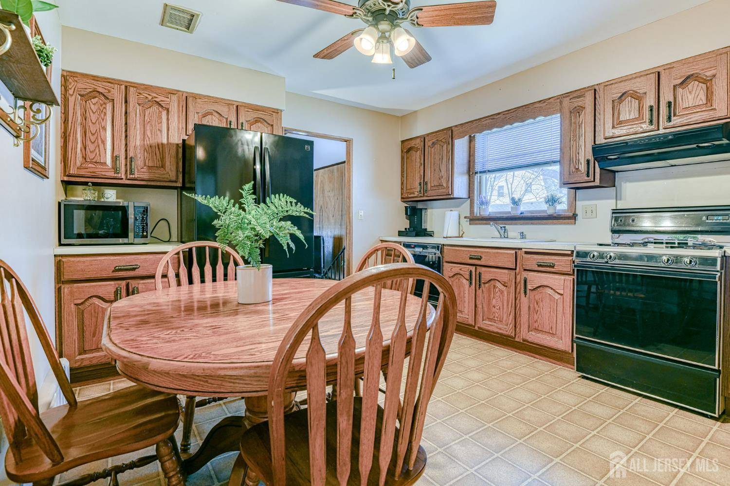 Milltown, NJ 08850,19 W Joffre AVE W