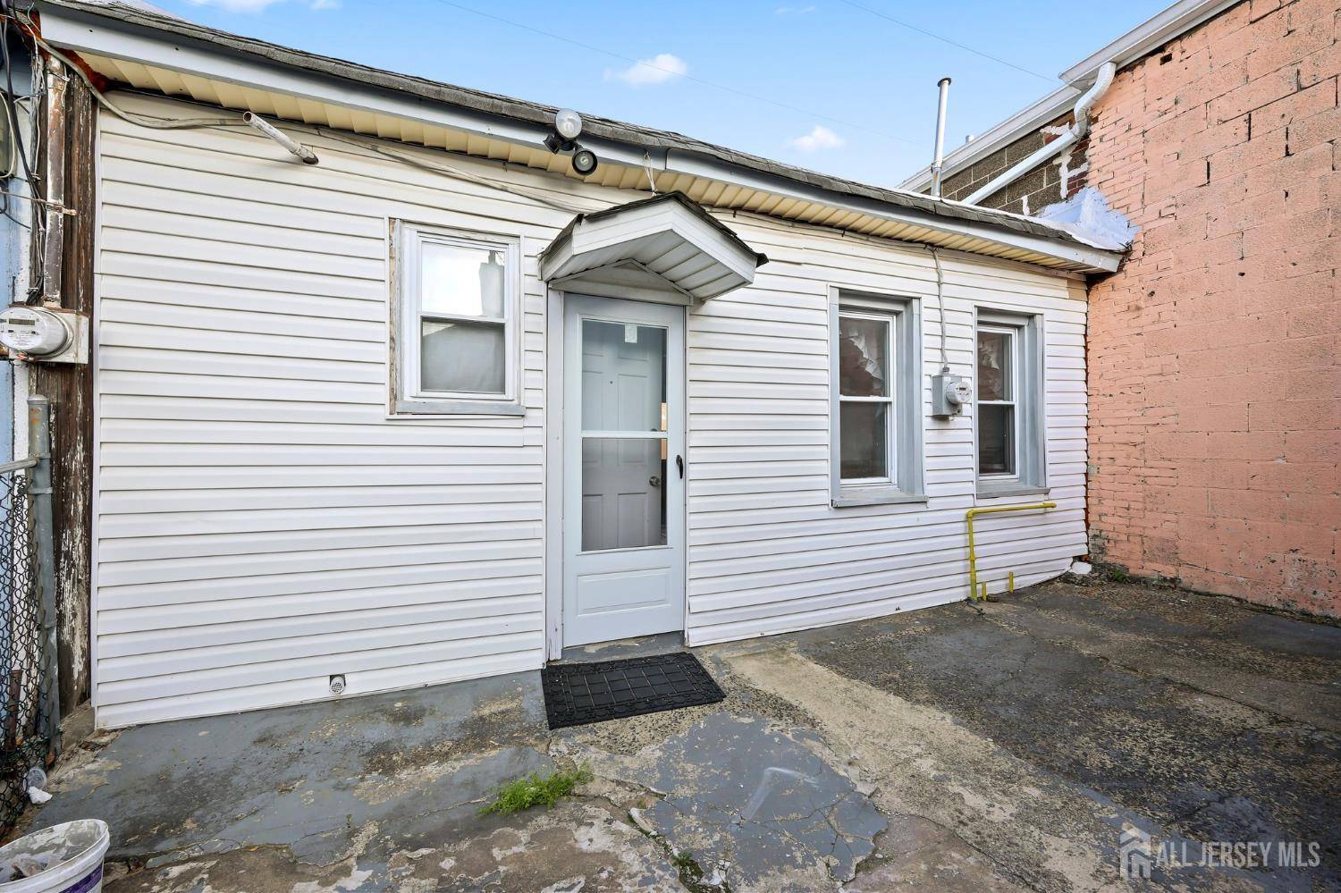 Perth Amboy, NJ 08861,318 Elm ST