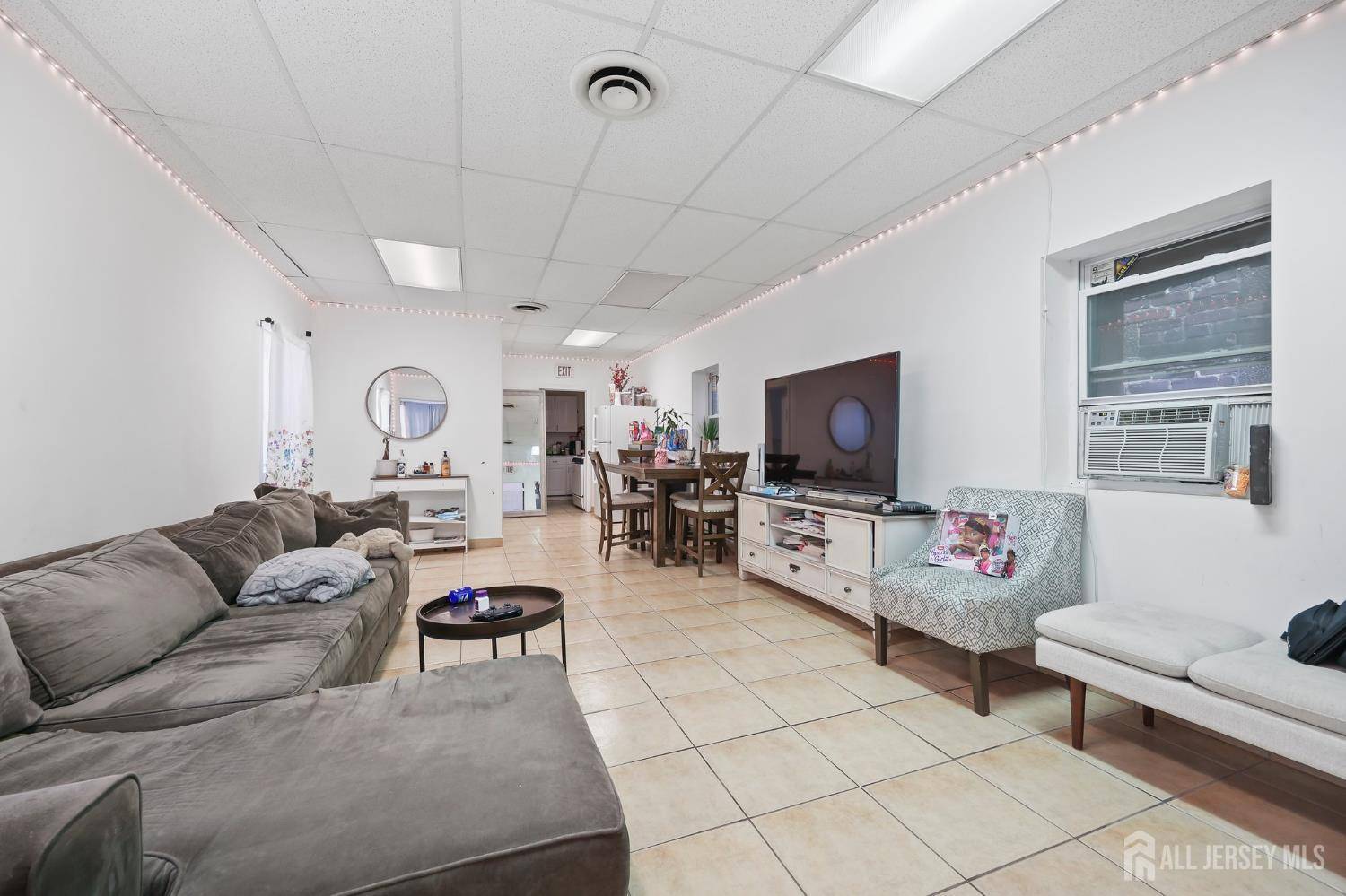 Perth Amboy, NJ 08861,318 Elm ST