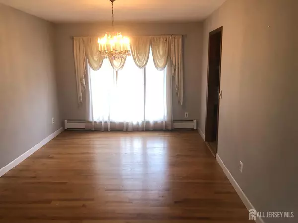 Edison, NJ 08817,41 Bartha AVE
