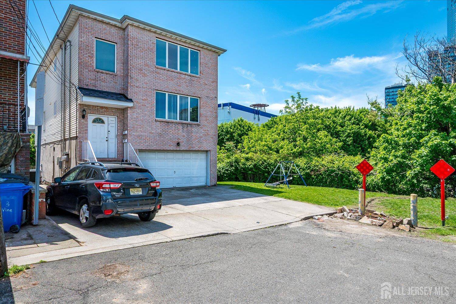 7 Vine ST, Jersey City, NJ 07306