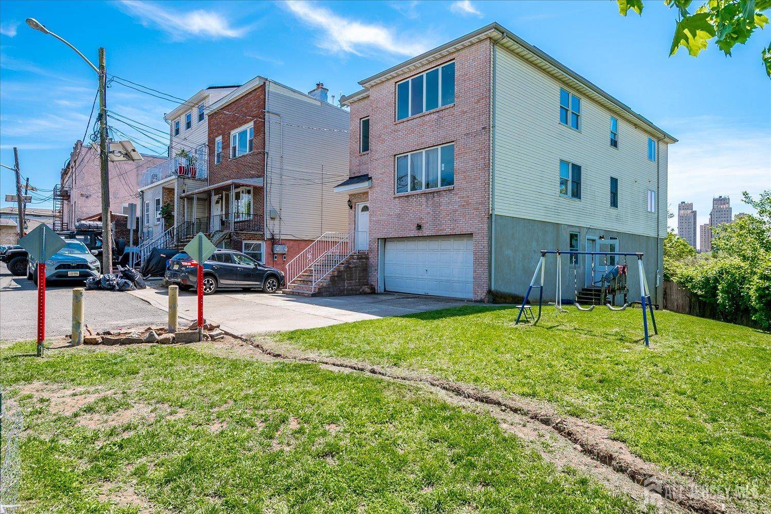 Jersey City, NJ 07306,7 Vine ST