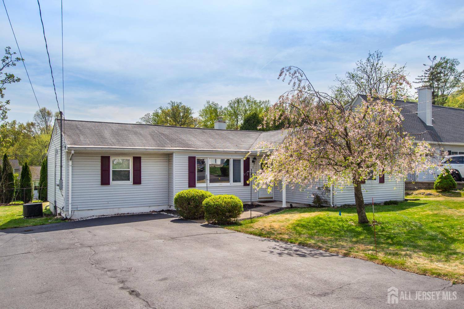 Denville, NJ 07834,9 Harmony LN