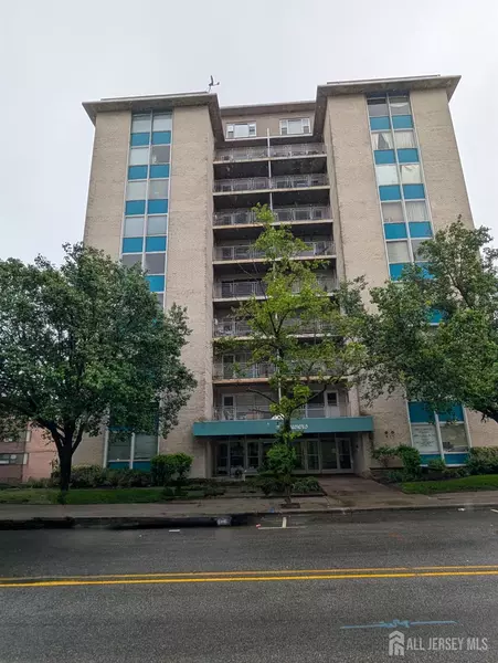 276 Prospect ST #9F, East Orange, NJ 07017
