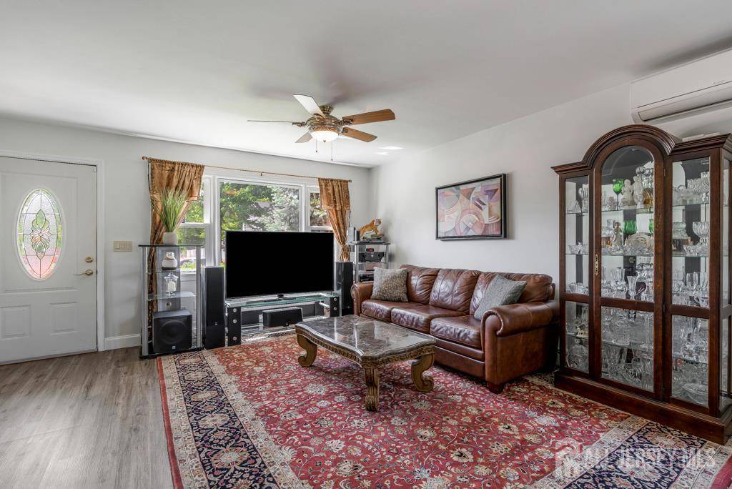 Middlesex, NJ 08846,124 6th AVE