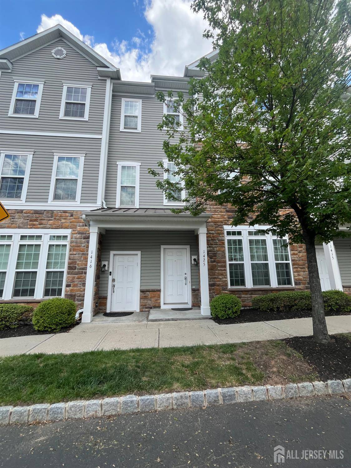 Highland Park, NJ 08904,1425 Hudson CIR