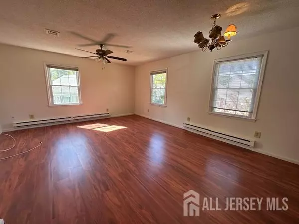 Monroe, NJ 08831,406 Oxford LN #o